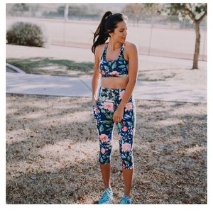 Senita High wasited capri leggings in bloom